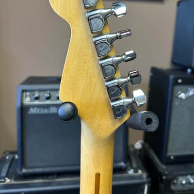 Fender Elite Stratocaster with Rosewood Fretboard 1983 - 1984 - Brown Sunburst image 6