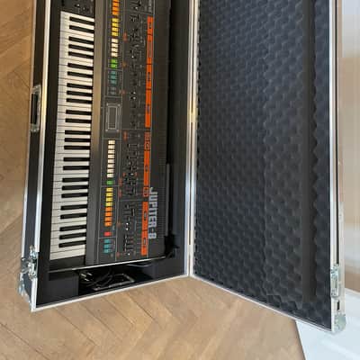 Roland Jupiter-8 61-Key Synthesizer