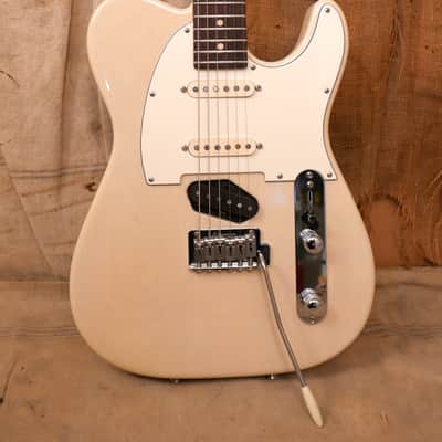 Tom Anderson Hollow T 2005 Transparent White image 2