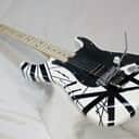 EVH by Fender Striped Series Wolfgand BuckerFloyd Rose Locking Trem & EVH D-Tune