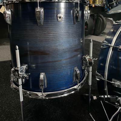 Ludwig Classic Oak Studio 4-Piece 10/12/16/22 Drum Kit Set in Blue Burst Satin Stain image 4