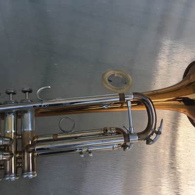 SUMMER DEAL RARE LARGE BORE HOLTON MODEL 51 TRUMPET ORIGINAL FINISH COMPRESSION FINE LARGEST BORE HOLTON MADE ELKGART MADE WITH GOOD CASE image 21