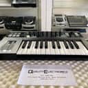 Native Instruments Komplete Kontrol S25 Keyboard Controller
