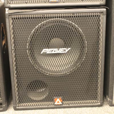 Peavey 115 BVX 400-Watt 1x15 Bass Speaker Cabinet