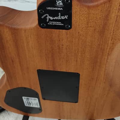 Fender American Acoustasonic Jazzmaster 2021 - Present - Arctic White w/ padded gig bag image 17