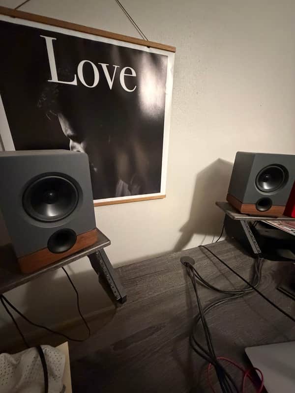 Output Frontiers 6.5” Grey with walnut base image 1