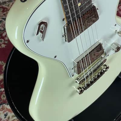 Duesenberg Julietta Vintage White 3,393 kg + incl. Gigbag + NEW image 5