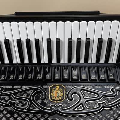Guerrini Folk Accordion LMMMH– 5 Reeds, No Tone Chamber (Non-Cassotto) – Excellent to Mint Condition image 3