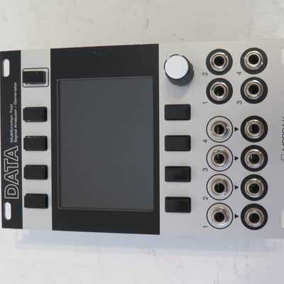Mordax Data Eurorack Oscilloscope and Signal Generator Module – Boxed image 2