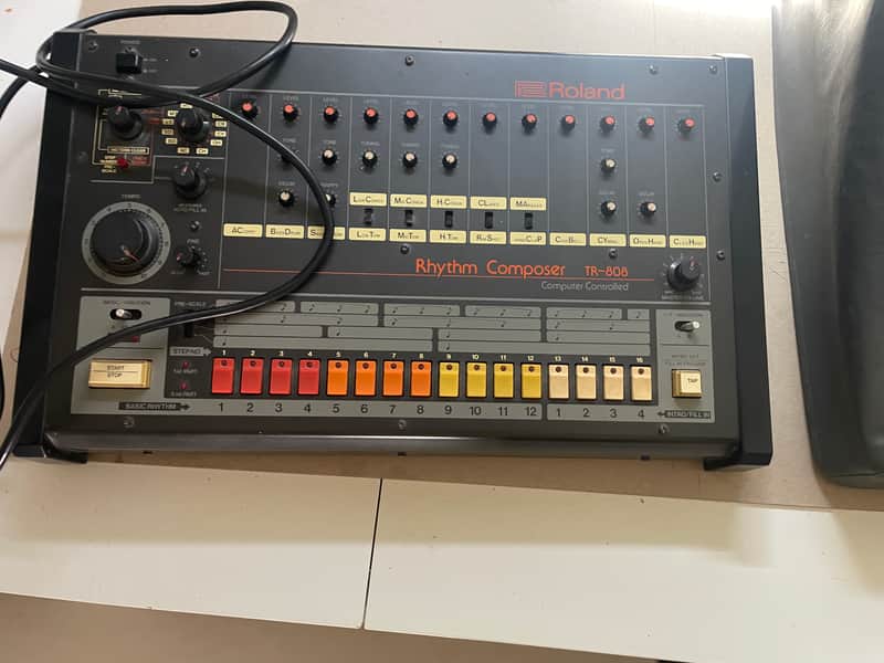 Roland TR-808 Rhythm Composer 1982 - Black image 1