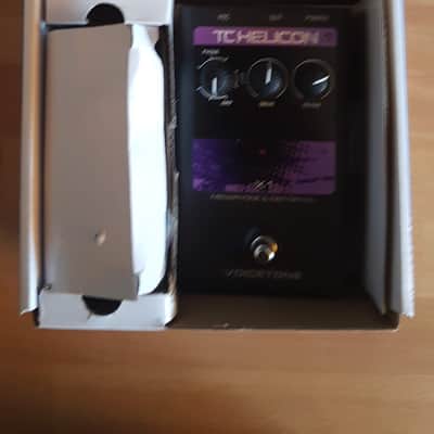 TC Helicon VoiceTone X1 Vocal Distortion Pedal image 4