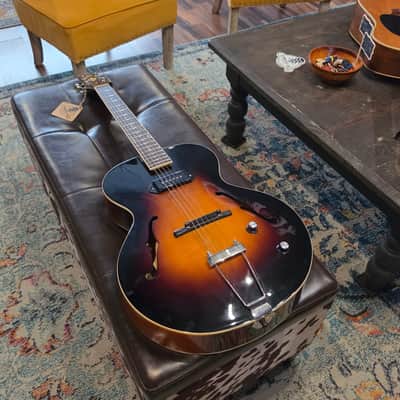 2012 The Loar LH-309-VS - Archtop - Vintage Sunburst - w/Case image 4