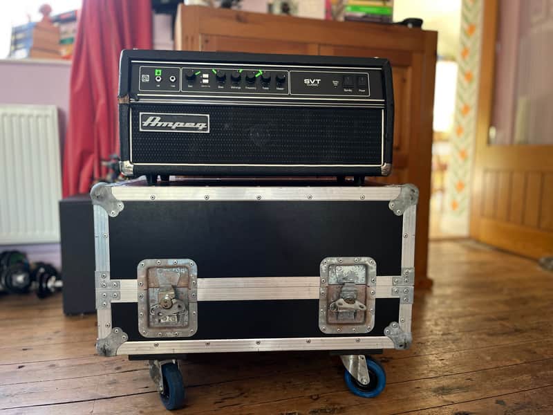 Ampeg SVT-CL Classic Series 300-Watt Tube Bass Amp Head 2000 - Present Black Bild 1