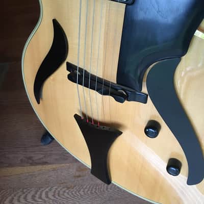 Hofner Jazzica Carved Top Jazz Guitar w/ Hardshell case- German made, very acoustically resonant image 4