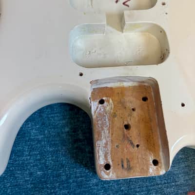 Unknown Stratocaster body cream white image 5