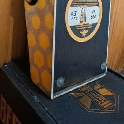 Beetronics Fatbee “Hives” Limited Edition #3 of 7. Analog JFET overdrive pedal image 3