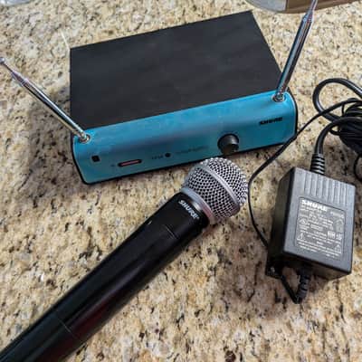 Shure T4A-V and SM58 Wireless Microphone image 1