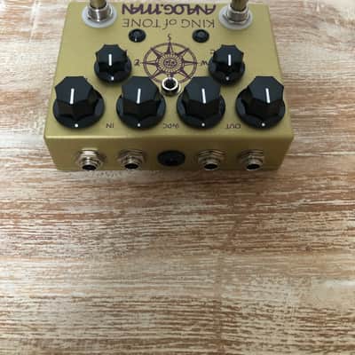 Analogman King of Tone V4 - GOLD - with Both Side High Gain, Four Jack, Buffer and Mode Toggle Options image 4