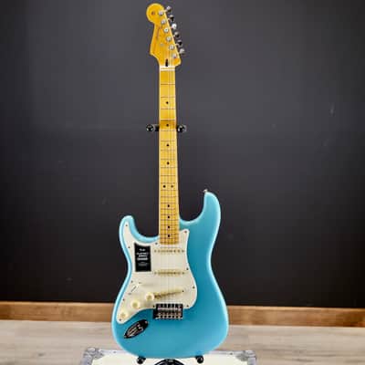 Fender Player II Stratocaster Left Hand Maple Aquatone Blue image 4