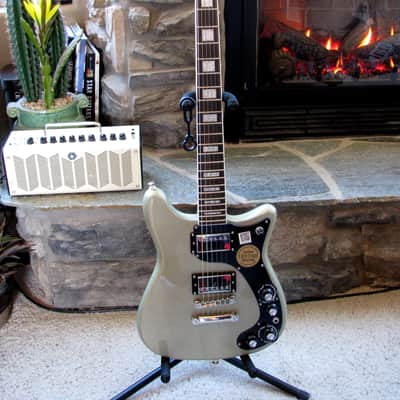 Epiphone Limited Edition Wilshire Pro, TV Silver Custom Shop (Rare) in Hard Case image 1