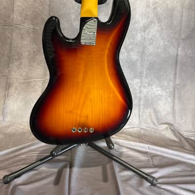 Fender American Professional II Jazz Bass 2023 - 3-Color Sunburst image 10