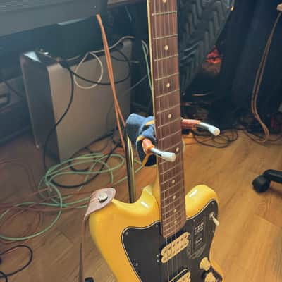 Fender Player Jazzmaster HH with Pau Ferro Fretboard 2018 - 2024 - Buttercream image 3
