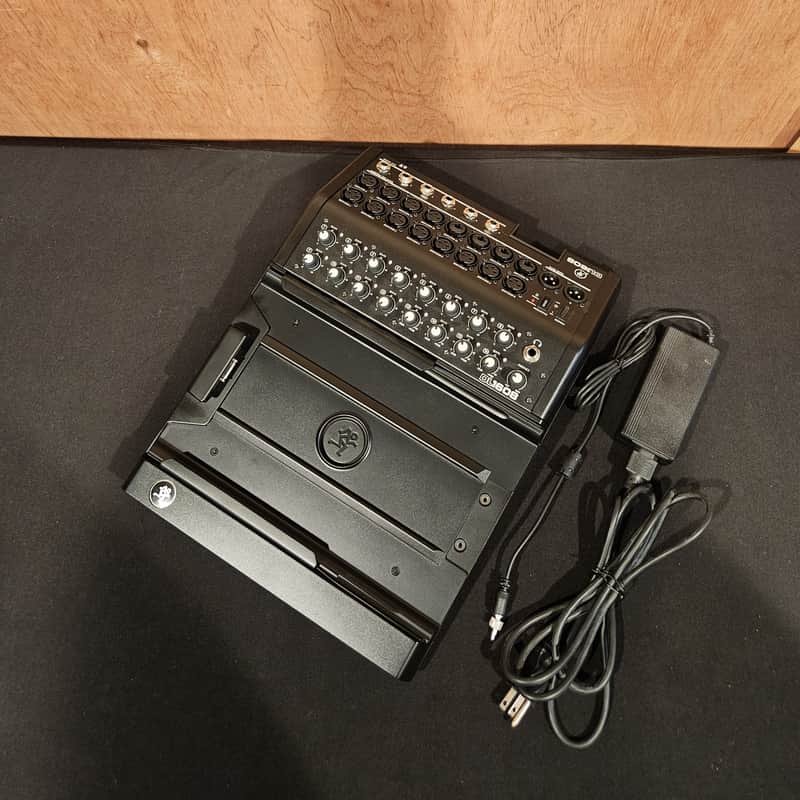 Mackie DL1608 16-Channel Wireless Digital Mixer image 1