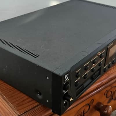 E-MU Systems ESI-32 Rackmount 32-Voice Sampler w/new display image 5