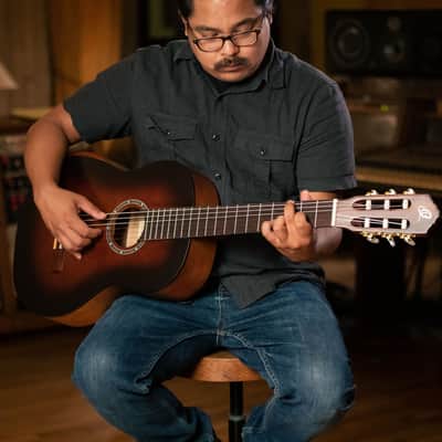 ORTEGA Student Series Pro DeLuxe 4/4 Classical Guitar - Solid Spruce / Catalpa Bourbon Fade image 13