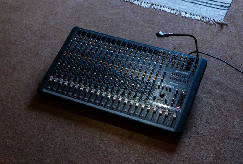 Mackie CFX20 MKII 20-Channel Compact Integrated Live Sound Reinforcement Mixer 2005 - 2012 - Dark Gray image 1