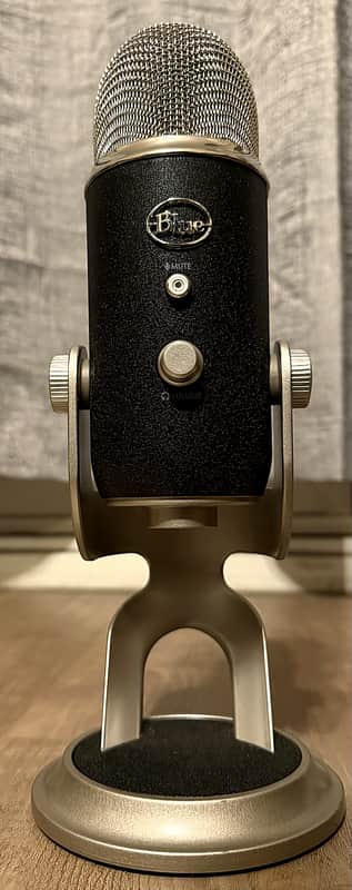 Blue Yeti Multi-Pattern USB Condenser Microphone Blackout w/ Caseling Hard Case image 1