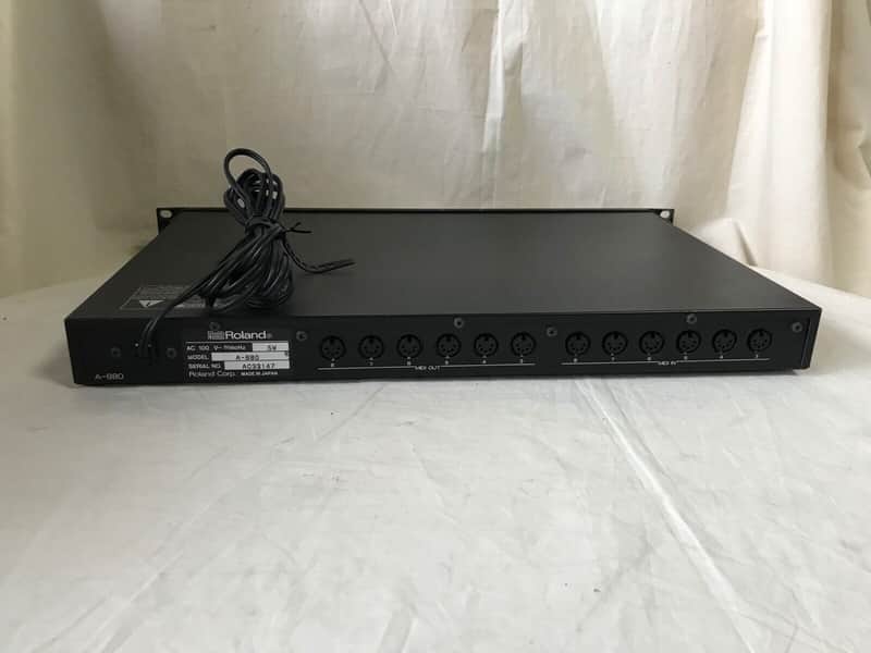 Roland A-880 8 IN/8 OUT MIDI PATCHER / MIXER Midi PatchBay Rack