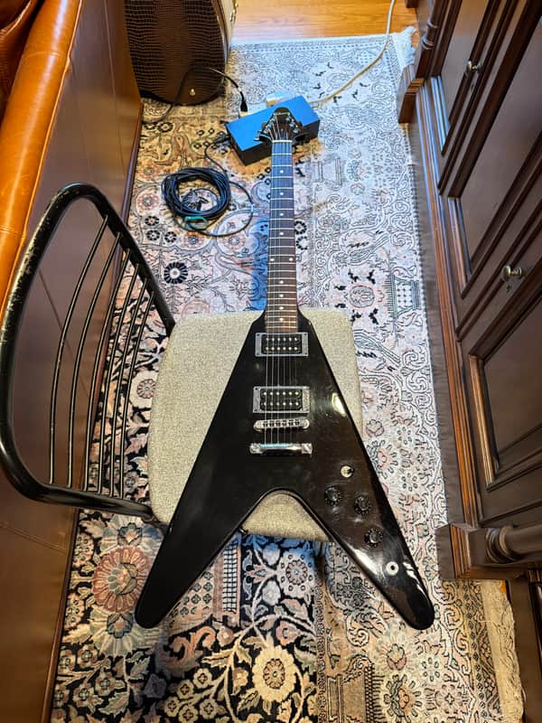 Gibson 80’s Flying V RI