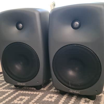 Genelec 8250A SAM 8" Powered Nearfield Studio Monitor (Pair) 2006 - 2016 - Gray with GLM Room Calibration Kit image 2