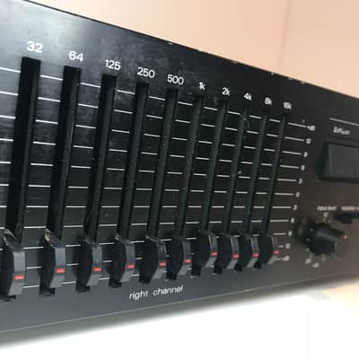 Luxman G-100 Black vintage ten band graphic equalizer with Dynamic AV control image 4