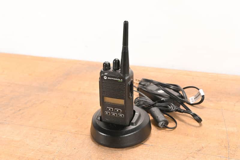 Motorola CP185 Portable Two-Way Radio with PMLN5228A Charger CG01WGE image 1
