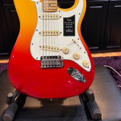 Fender Player Plus Stratocaster 2022 - Tequila Sunrise image 2
