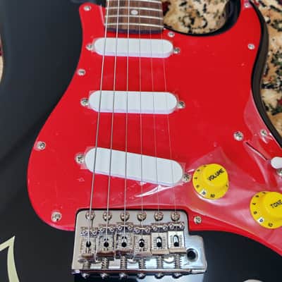 *NEW OLD STOCK* 2010 Fender Japan Disney Official Mickey Mouse Stratocaster ST-Mickey D-120, 1 of 100, MIJ image 13