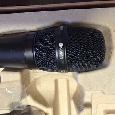Sennheiser EW 500 G4-935 Handheld Wireless Microphone System with MMD 935 Capsule (AW+-Band: 470-558 MHz) 2010s - Black image 4