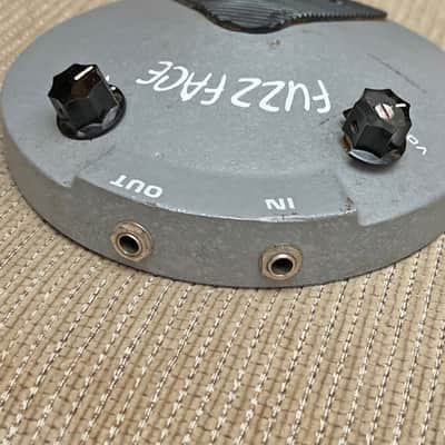 Crest Audio Dallas Arbiter England Fuzz Face 1987 Vintage Fuzz Pedal w/ Original Box image 6