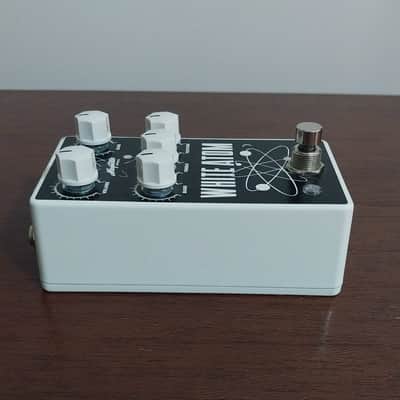 Magnetic Effects White Atom V3 fuzz pedal image 6