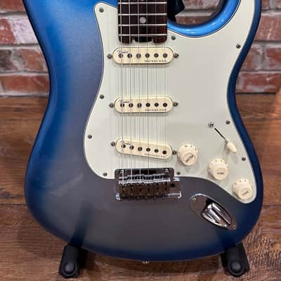 2016 Fender American Elite Stratocaster with Ebony Fretboard 2016 - 2019 - Sky Burst Metallic image 2