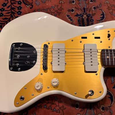 Squier J Mascis Jazzmaster with Laurel Fretboard 2018 - Present - Vintage White image 2