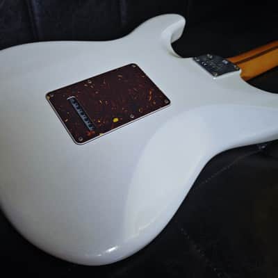 Fender American Ultra Stratocaster  - Arctic Pearl image 7