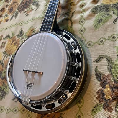 Gold Tone Banjolele Deluxe Banjo-Ukulele with Resonator (Comes with Gig Bag) image 3