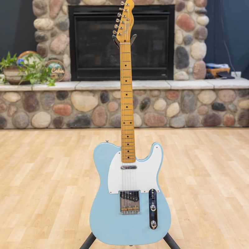 *MINT* Fender Vintera '50s Telecaster with Maple Fretboard - Sonic Blue