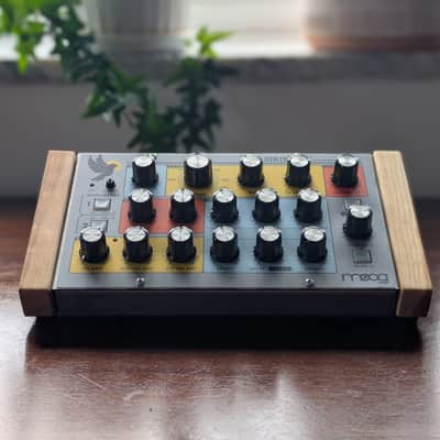 Moog Sirin with Allegheny Cherry Side Panels - Present - Silver image 2