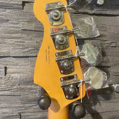 Fender Player II - P Bass - Sunburst image 8