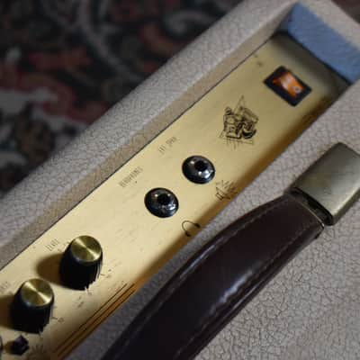 Crate Vintage Club 20 Model VC-2110 Guitar Combo image 7