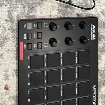 Akai MPD218 image 3